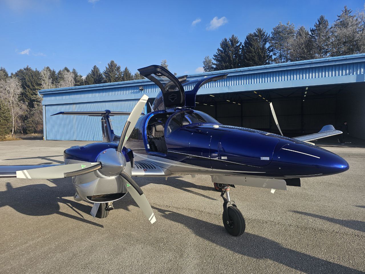 Diamond DA 62 (OE-FLP), photo 3